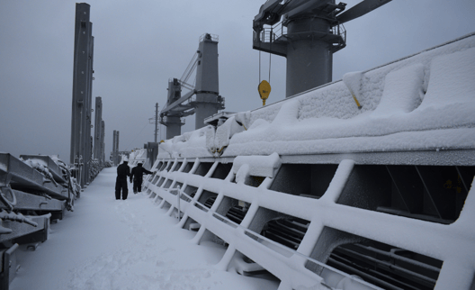 How to stay warm and dry in flame resistant workwear in the winter