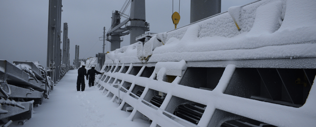 How to stay warm and dry in flame resistant workwear in the winter